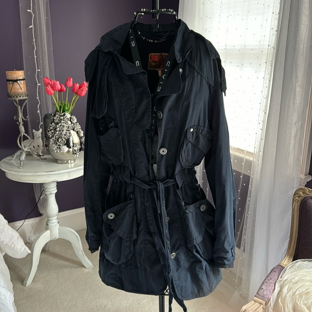 Women’s M hooded barn coat